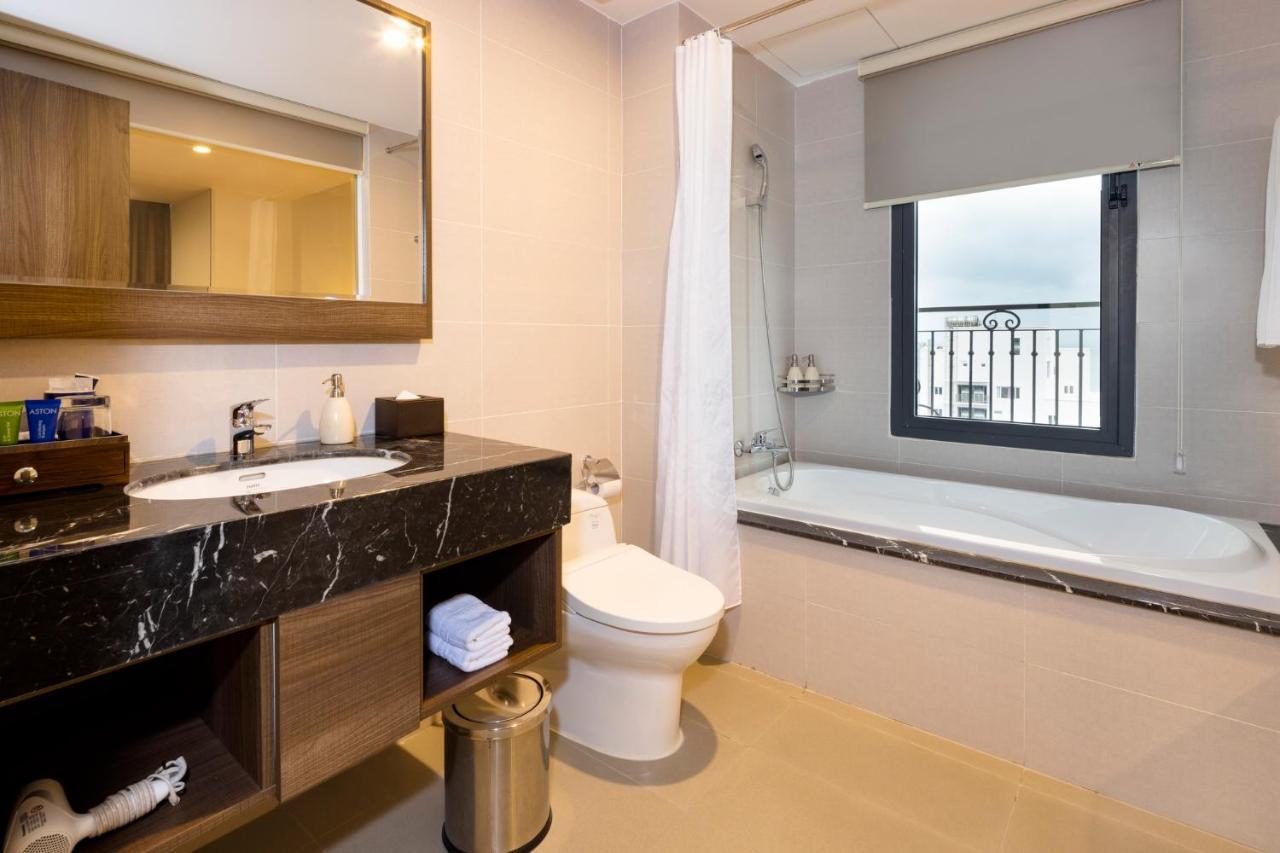 Aston Nha Trang City Hotel מראה חיצוני תמונה