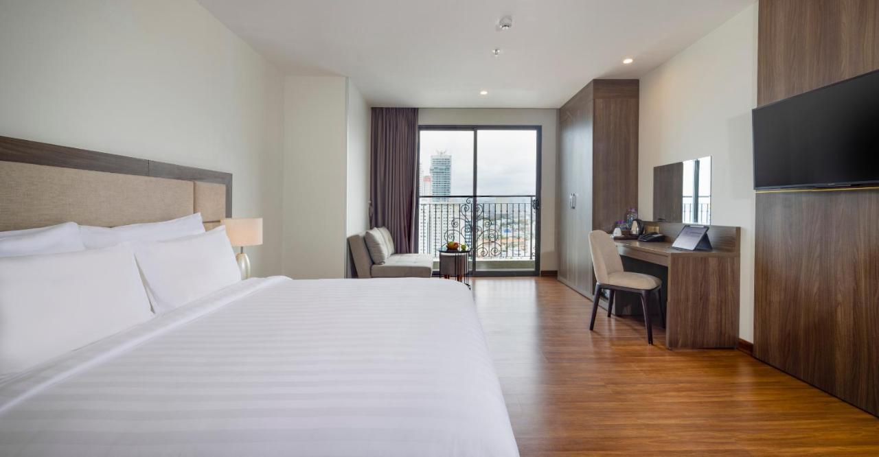 Aston Nha Trang City Hotel מראה חיצוני תמונה