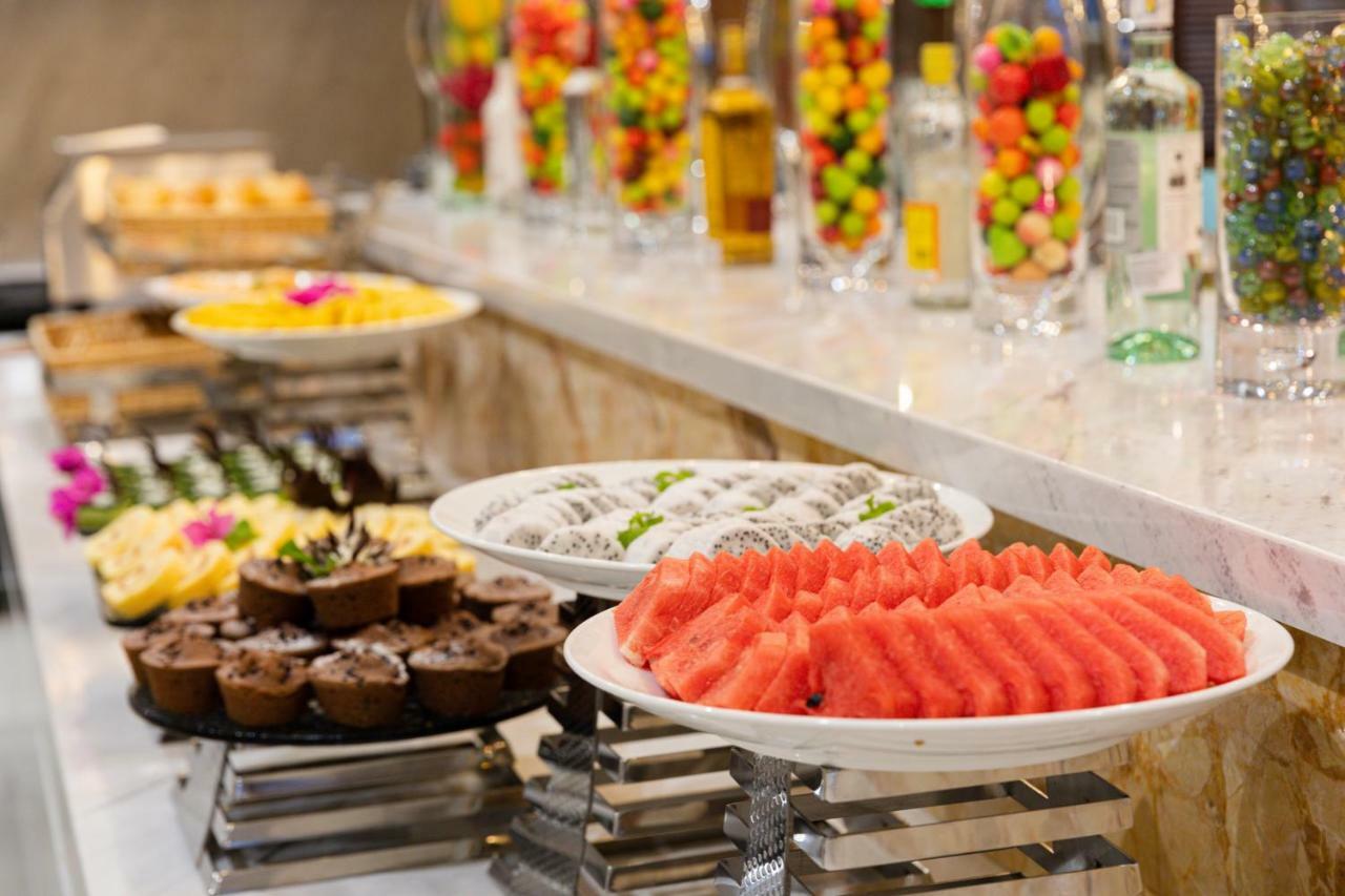 Aston Nha Trang City Hotel מראה חיצוני תמונה